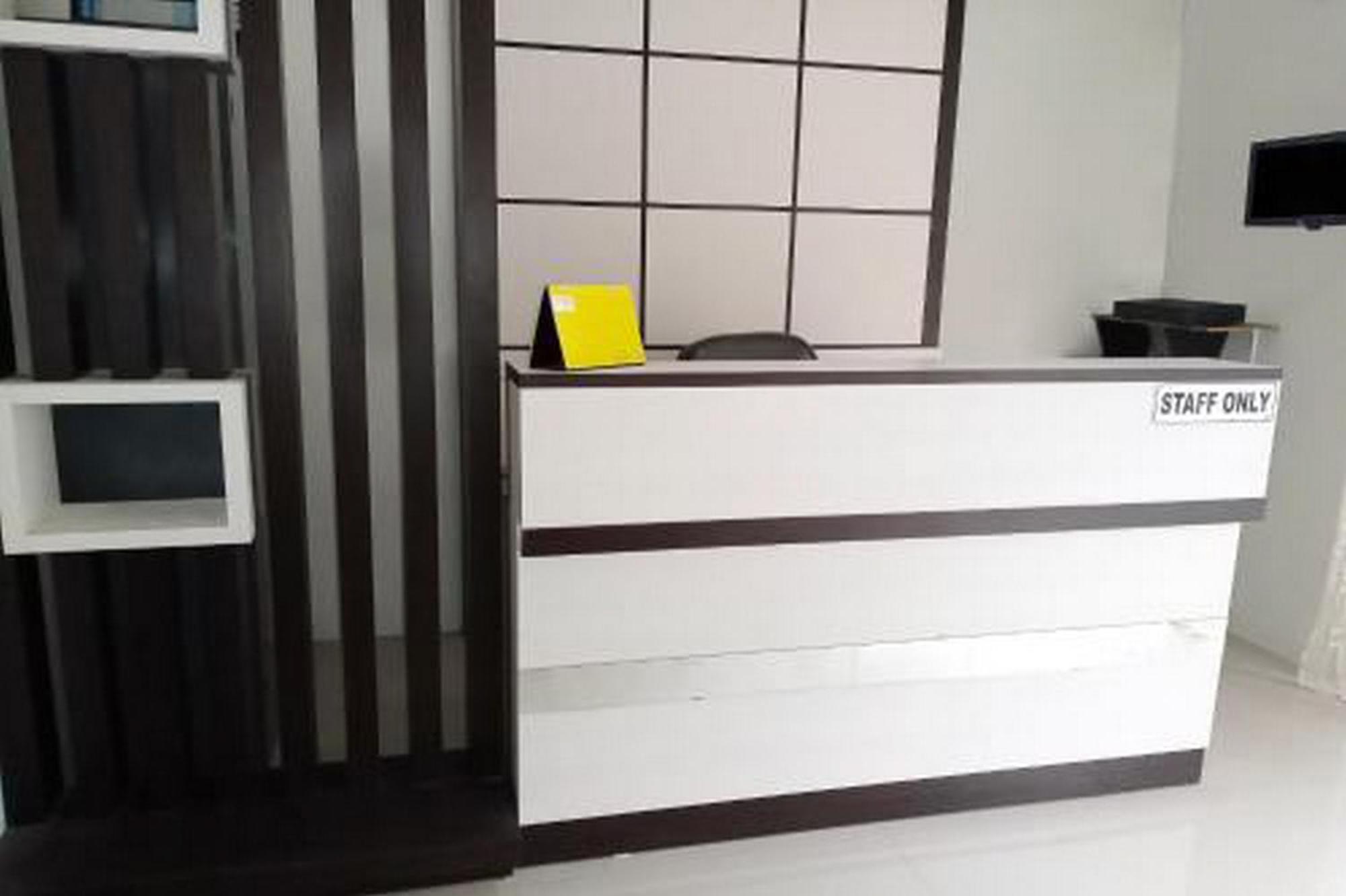 Reddooz Plus At Ininnawa Homestay Syariah Palu Bagian luar foto