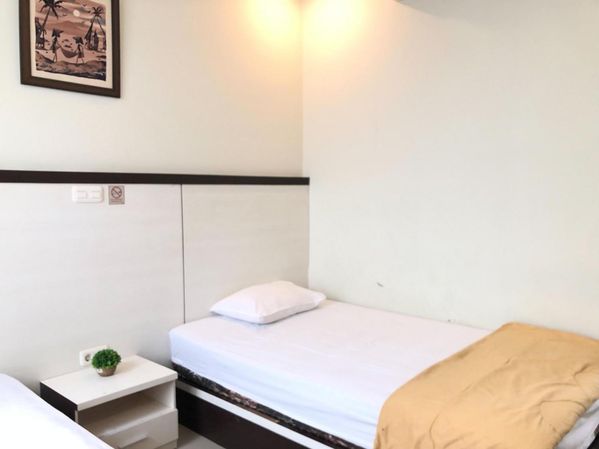 Reddooz Plus At Ininnawa Homestay Syariah Palu Bagian luar foto