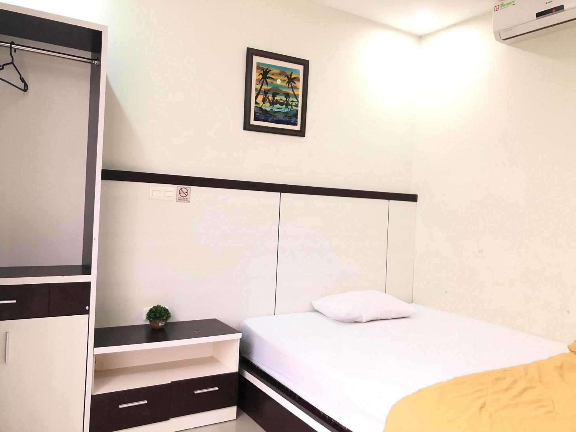 Reddooz Plus At Ininnawa Homestay Syariah Palu Bagian luar foto