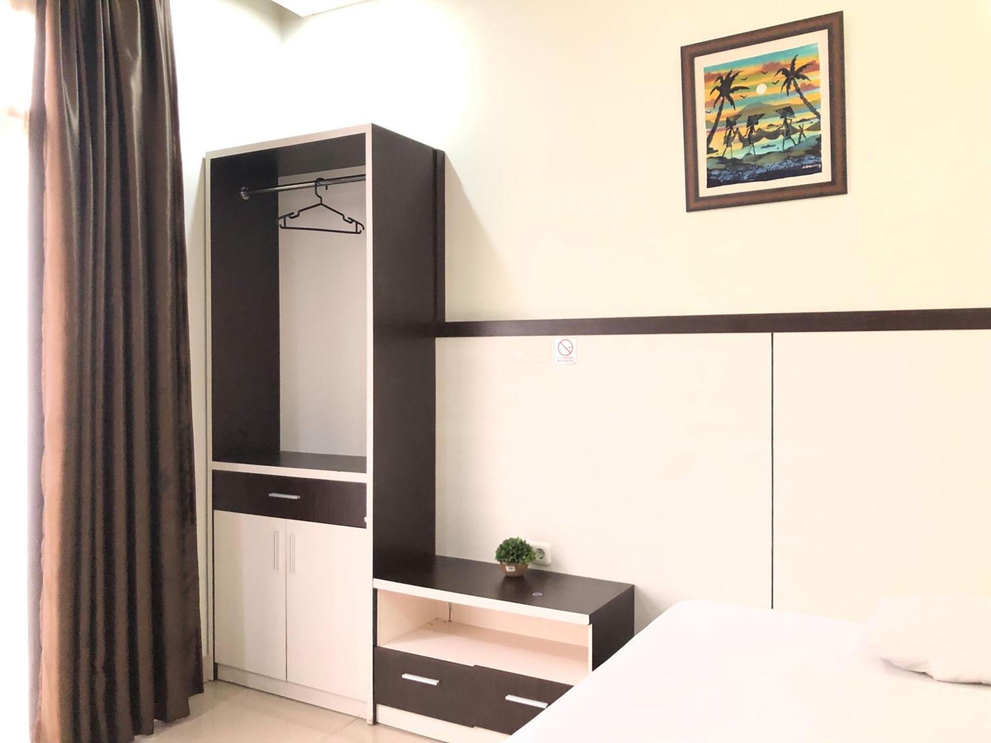 Reddooz Plus At Ininnawa Homestay Syariah Palu Bagian luar foto